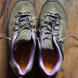 Merrill women’s hiking boots